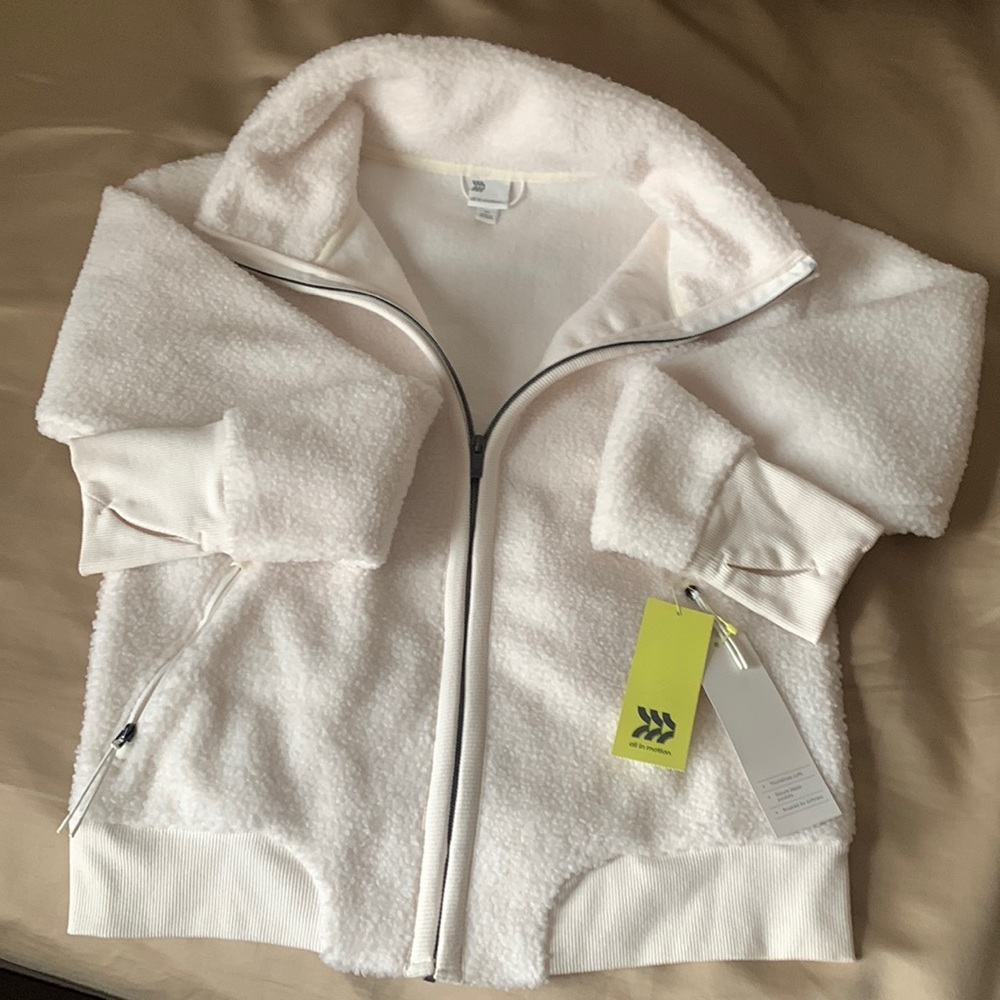 Sherpa Jacket All in Motion size xs cream